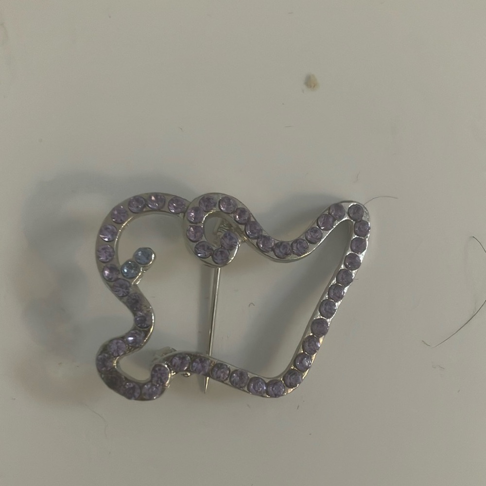 Lovely free form brooch
ZZ33